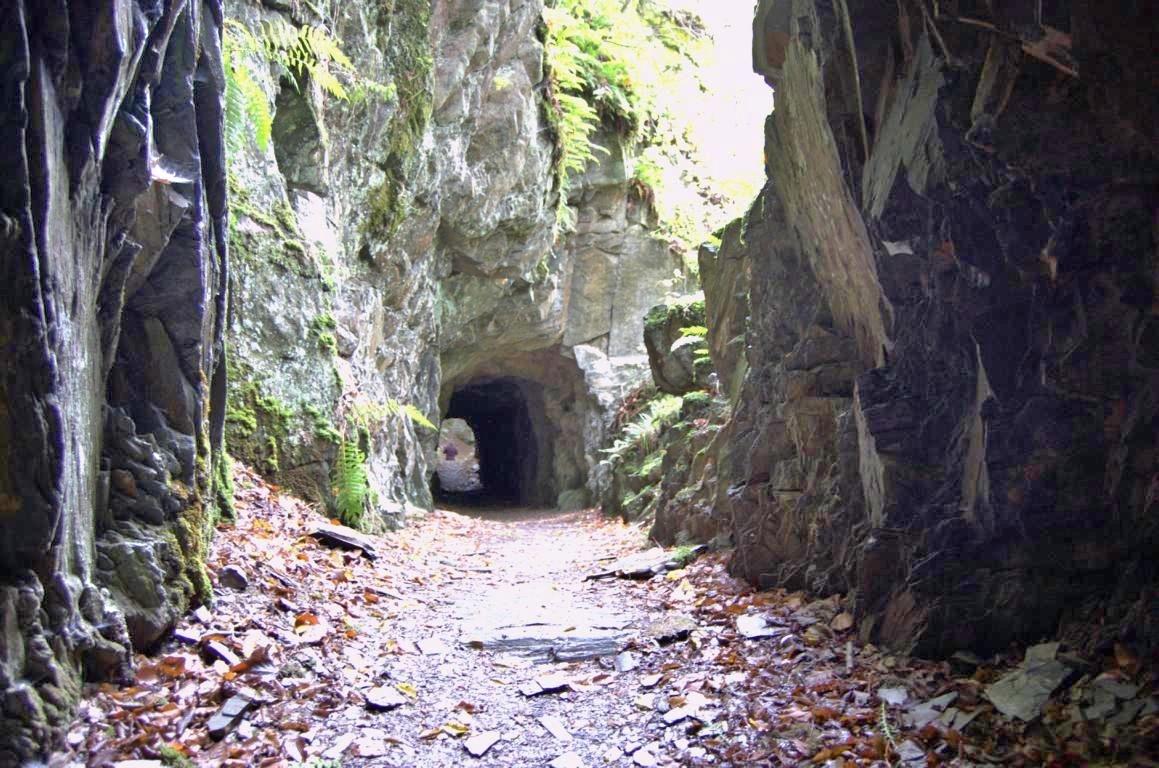Felsentunnel Felsentunnel