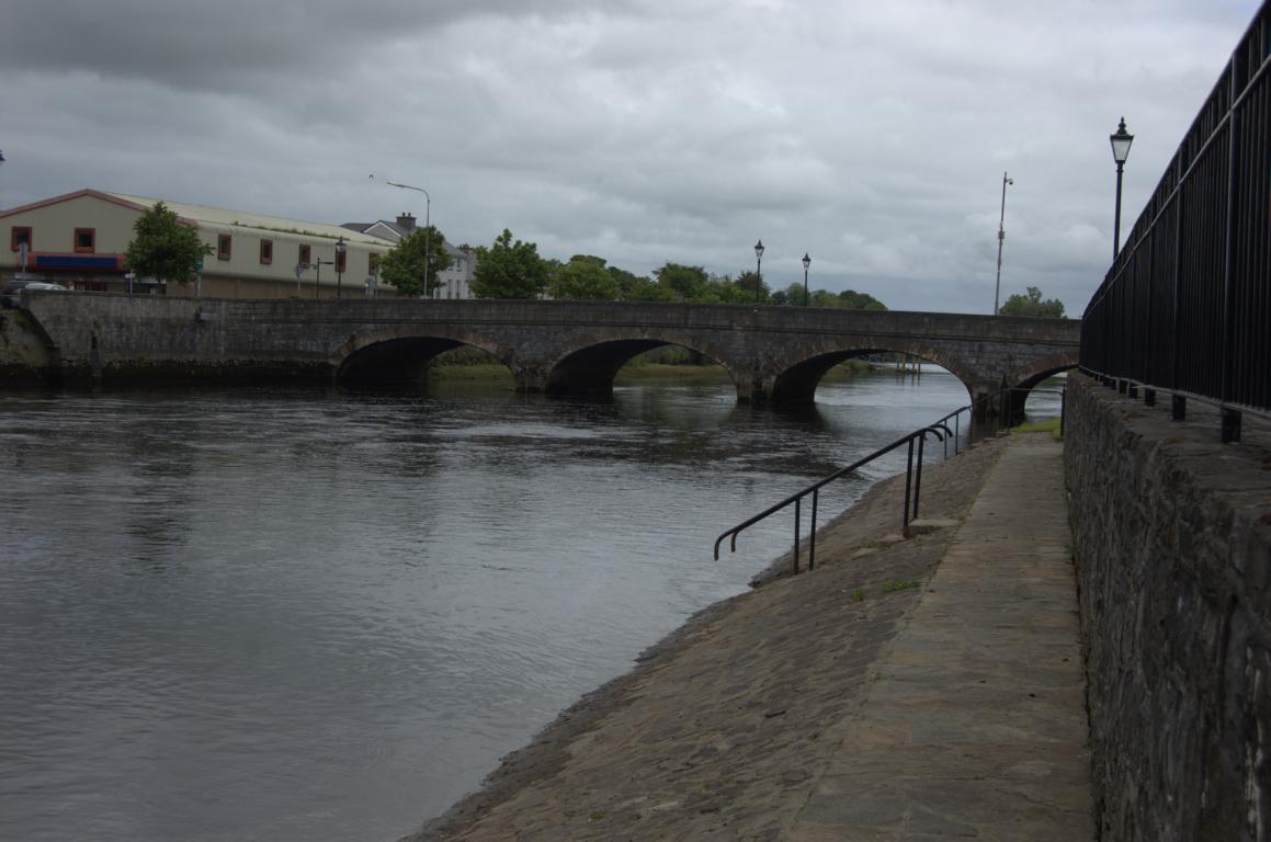 Pause in Ballina am River Moy