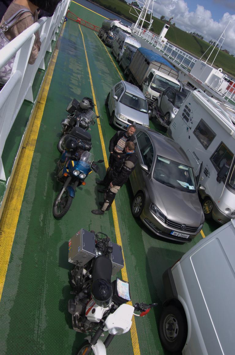 Mit der Fähre über den Shannon Mit der Fähre über den Shannon