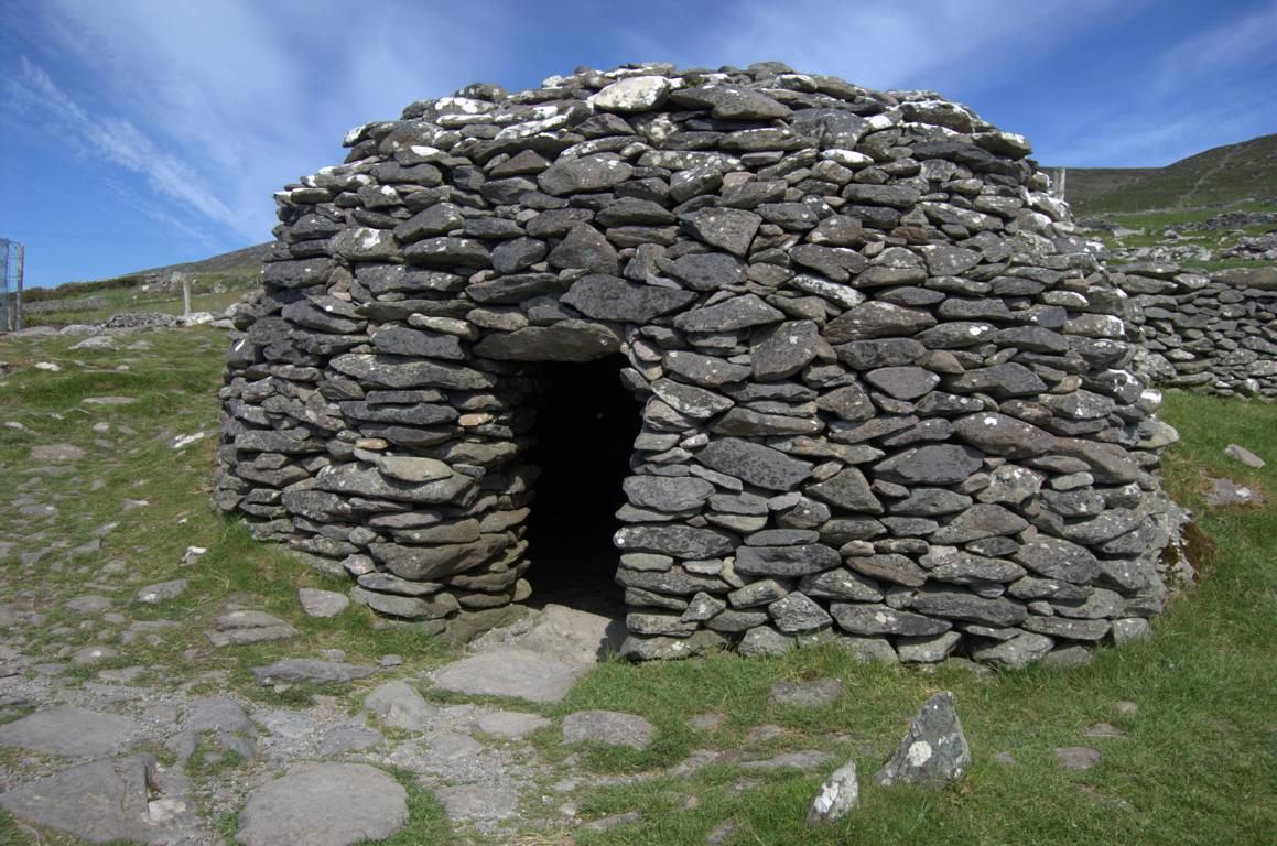 Ausgegrabene Hütte, angeblich von 1.200 vor Christus Ausgegrabene Hütte, angeblich von 1.200 vor Christus