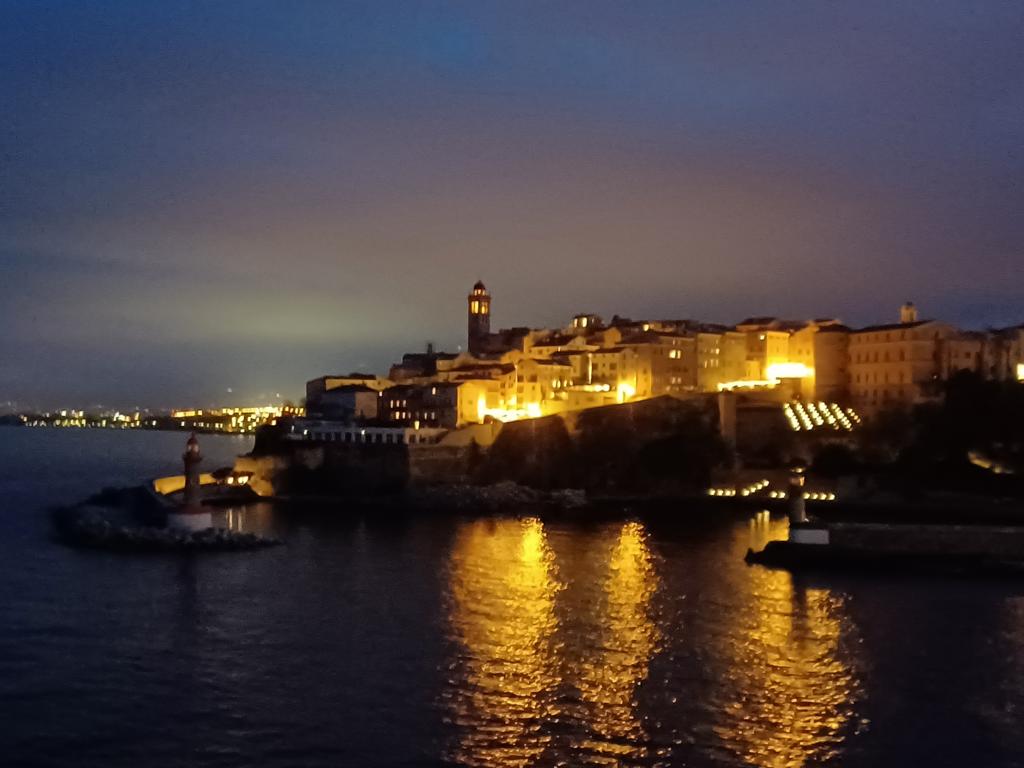 Ausfahrt aus dem Hafen von Bastia