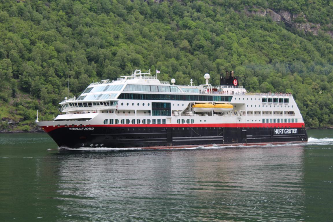 Das Hurtigrutenschiff 'Trollfjord'