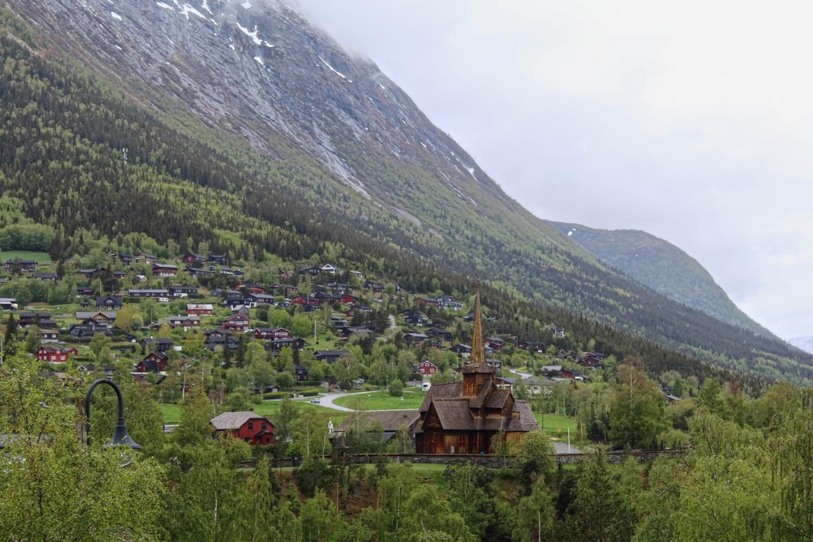 Lom Wanderung Aussicht auf Lom