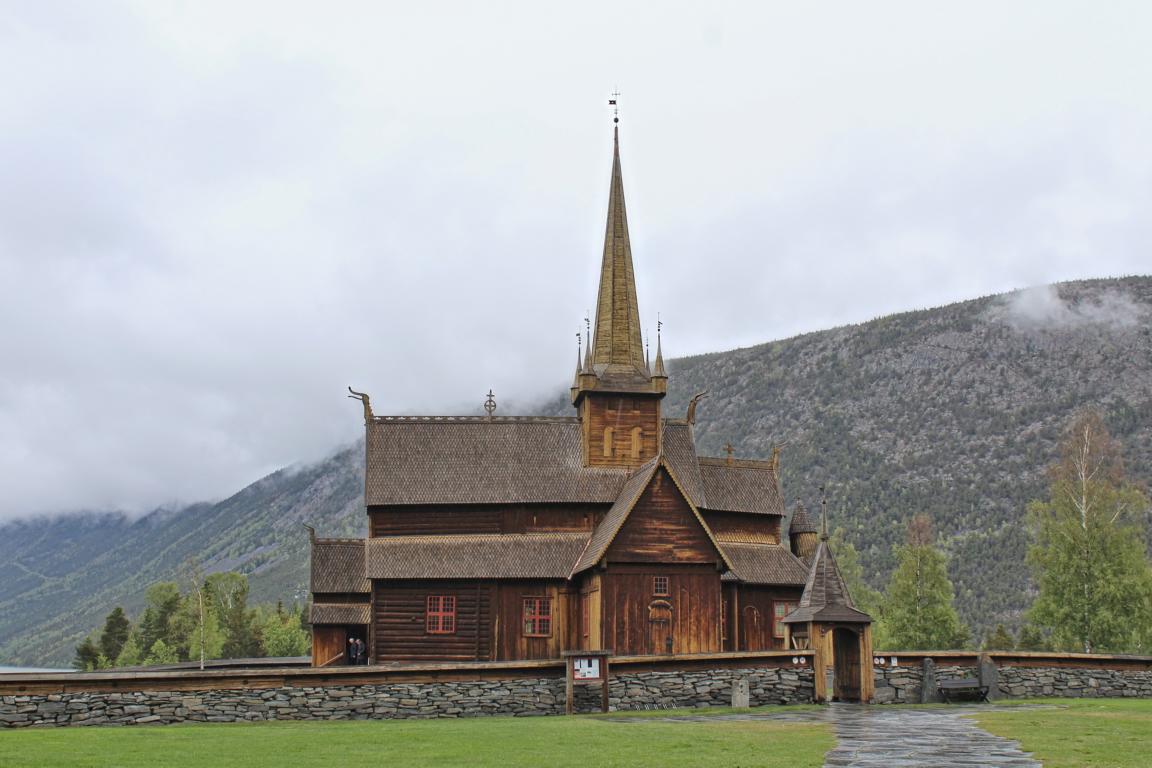 Stabkirche Lom Vorderseite