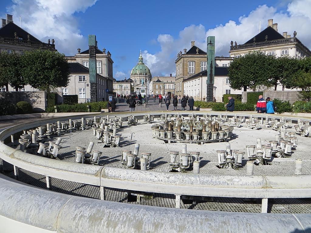 Blick vom Amalien-Garten auf den Amalienborger Staatsplatz