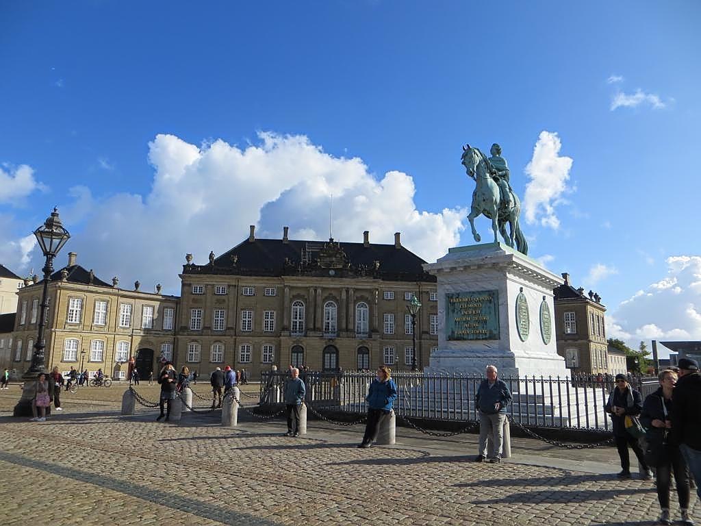 Auf dem Amalienborger Staatsplatz