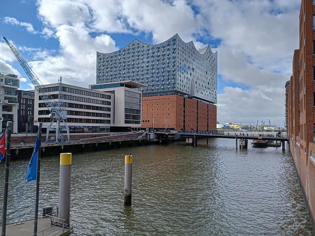 Blick von der Speicherstadt auf die Ephi