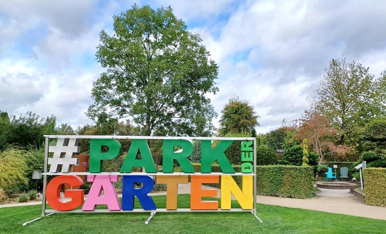 Begrüßung im Park der Gärten Begrüßung im Park der Gärten