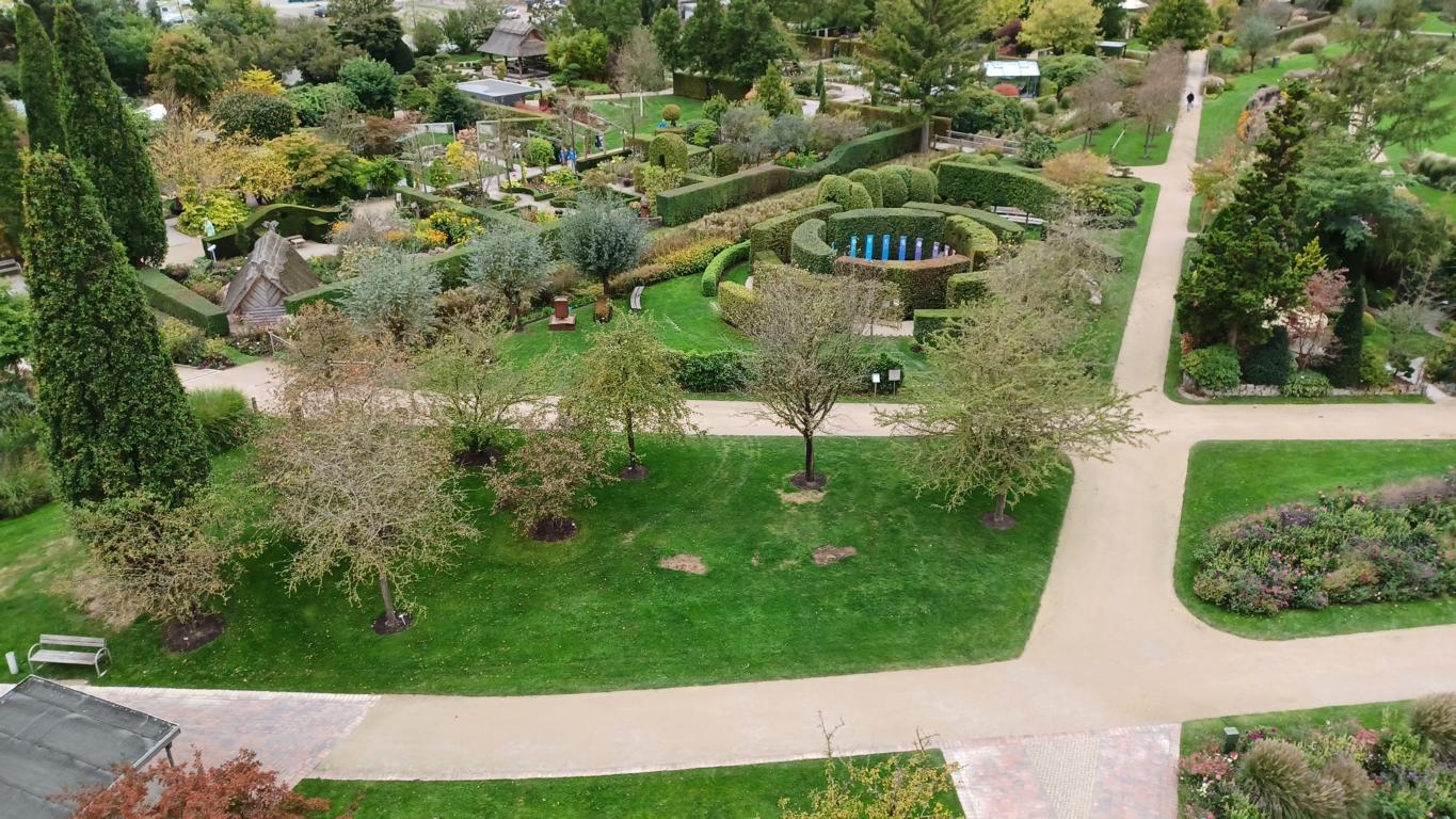 Blick vom Aussichtsturm auf den Park der Gärten Blick vom Aussichtsturm auf den Park der Gärten