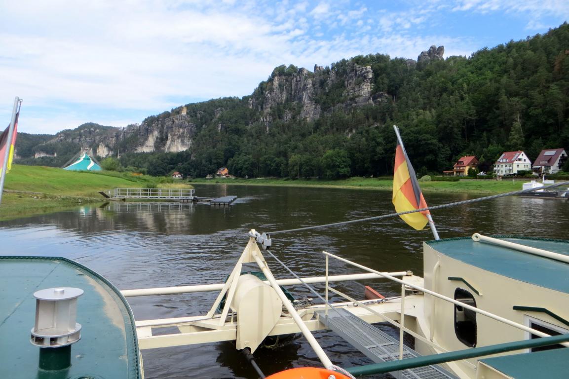 Mit der Gierseilfähre über die Elbe