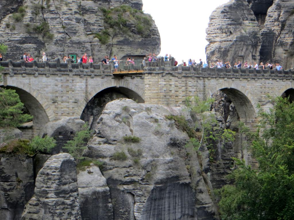 Blick von der Felsenburg auf die Bastei Blick von der Felsenburg auf die Bastei