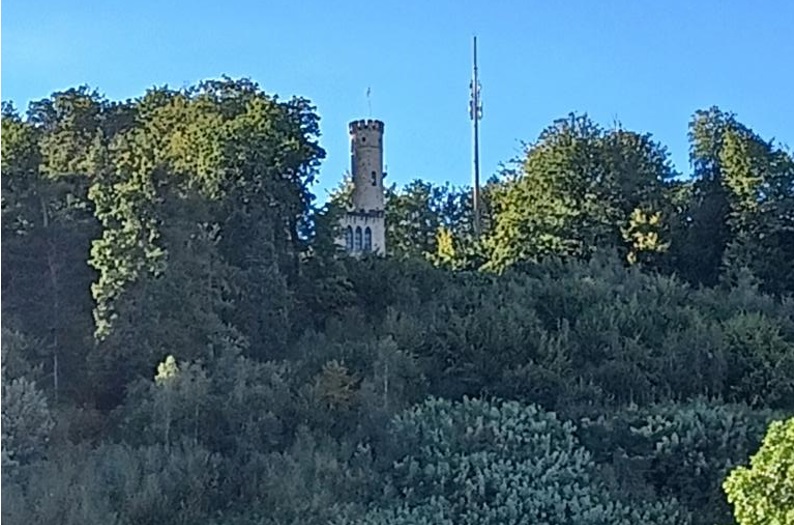 Blick von Hann. Münden hoch zur Tilly-Schanze