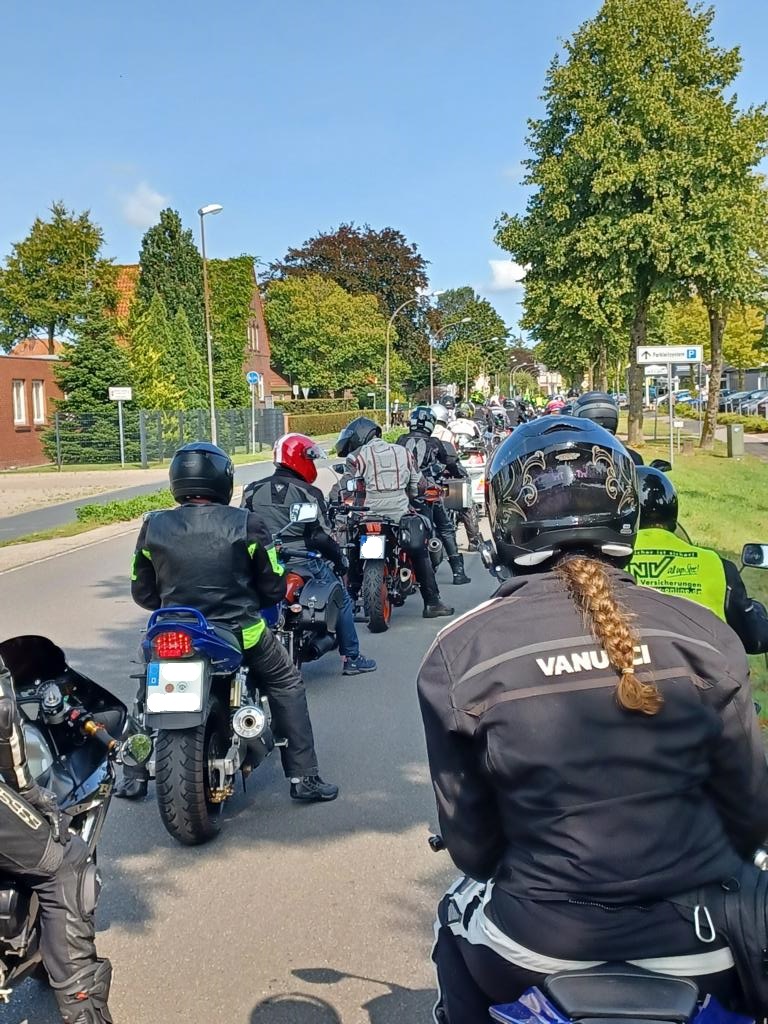 Aufstellen zur Rückfahrt Aufstellen zur Rückfahrt