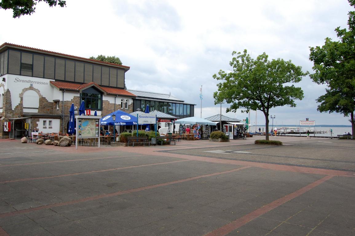 An den Strandterrassen in Steinhude