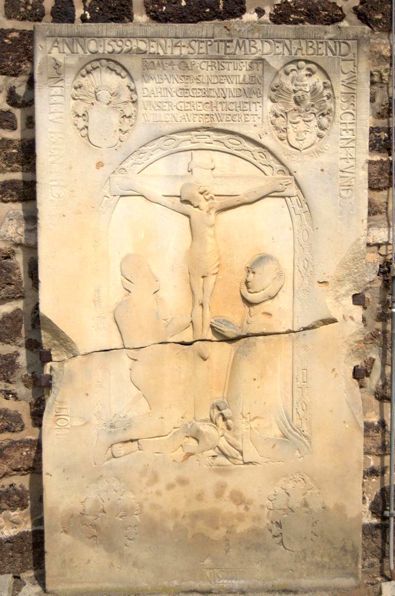 Relief an der Außenmauer von Kloster Wienhausen Relief an der Außenmauer von Kloster Wienhausen