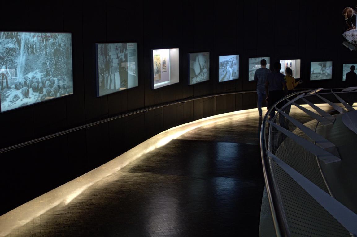 Rundgang im Mercedes-Benz Museum Rundgang im Mercedes-Benz Museum