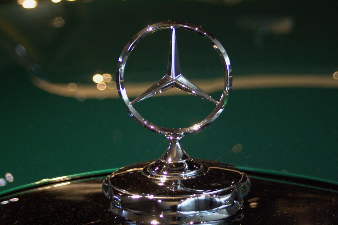 Der Mercedes-Stern Der Mercedes-Stern
