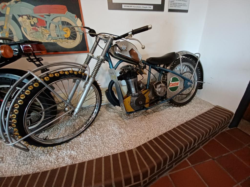 Eis-Speedway-Rennmaschine Eis-Speedway-Rennmaschine