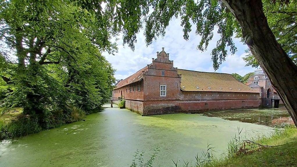 Blick auf Schloss Luetetsburg