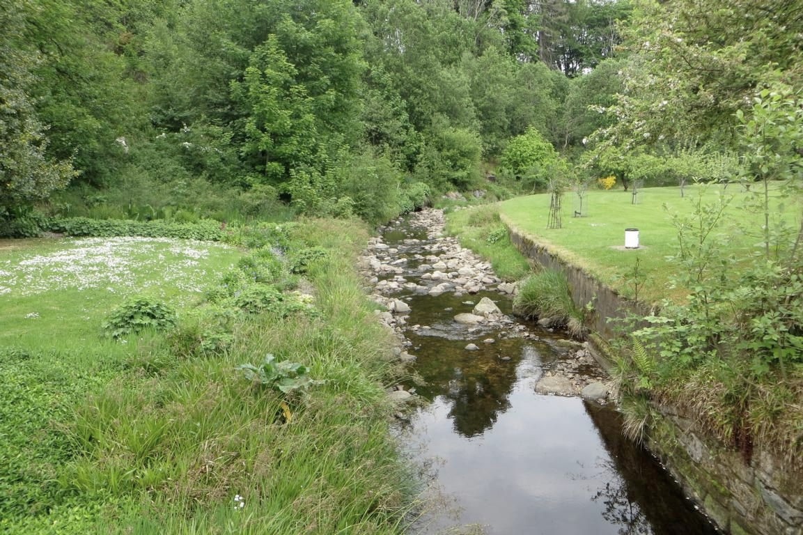 Im Garten der Glen Grant Destillerie