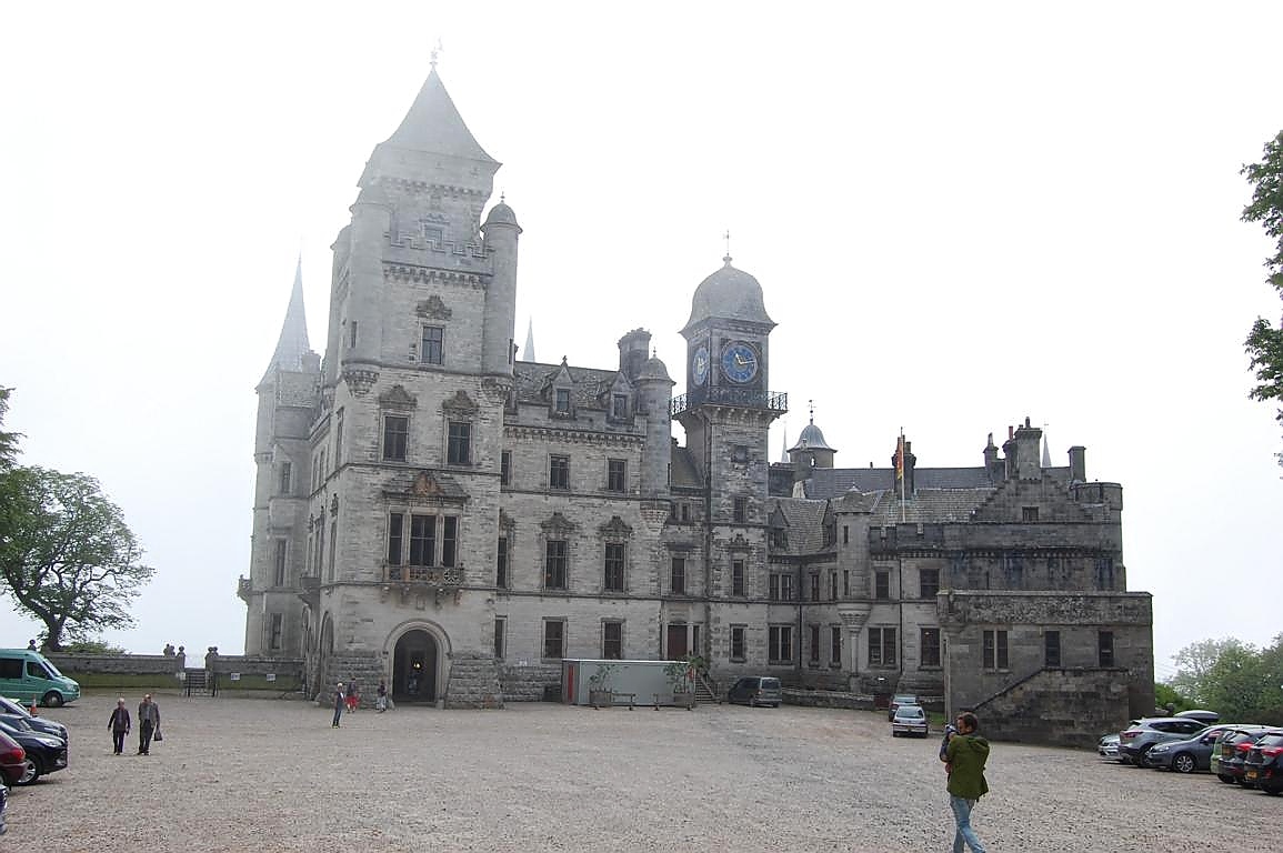 Dunrobin Castle von vorne