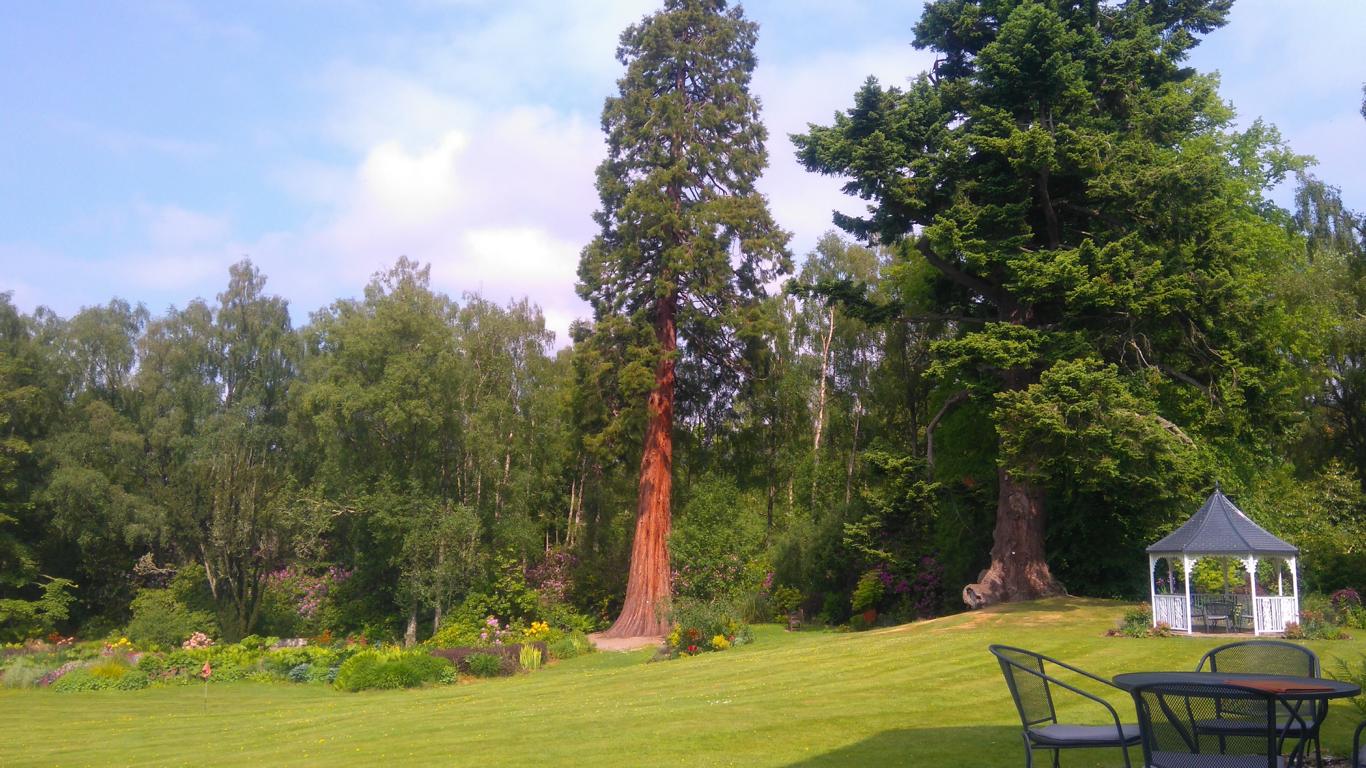 Pause im 'Coul-Houese-Hotel' in Contin