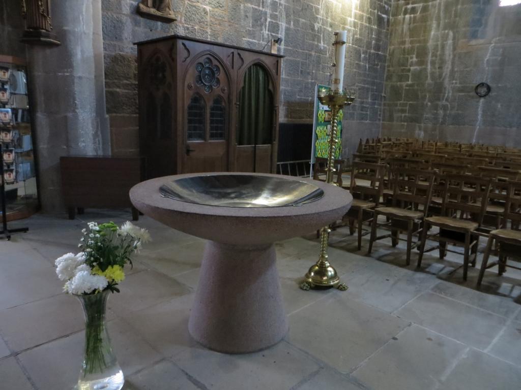 Taufbecken in der St. Columba's Cathedral