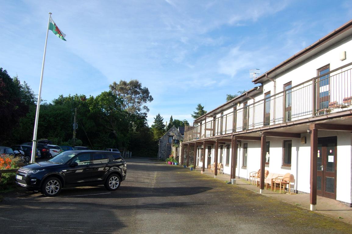 Basecamp Wales in Llanllyfni